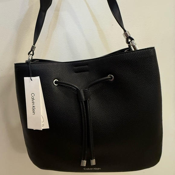 Calvin Klein Black Shoulder Bag - Picture 1 of 7